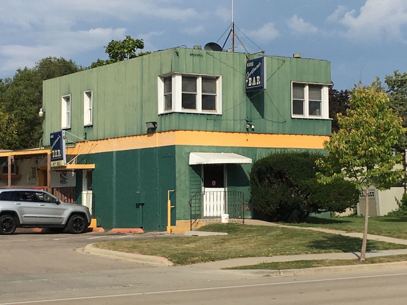 Snick's Sportsman's Bar